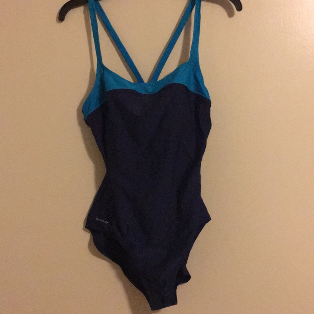 🌟 3 for $10! 
Speedo Bathing Suit